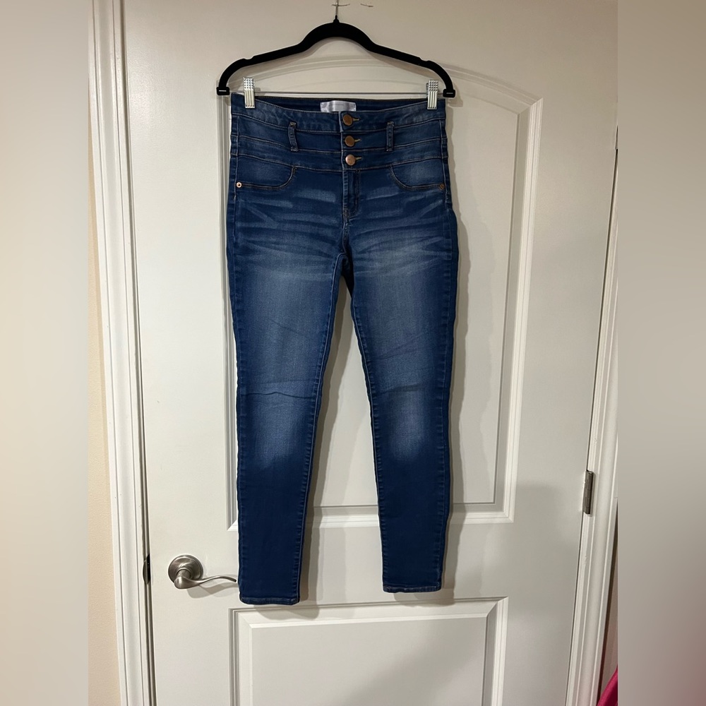 Size 13. Three button cute skinny jeans